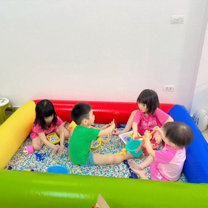 bể bạt xúc cát trẻ em