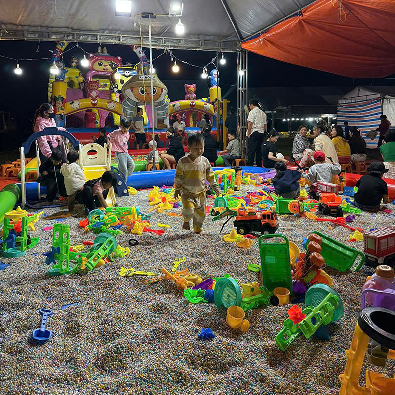 Hạt sứ và mẫu đồ chơi xúc cát an toàn, giá hợp lý cho trẻ em