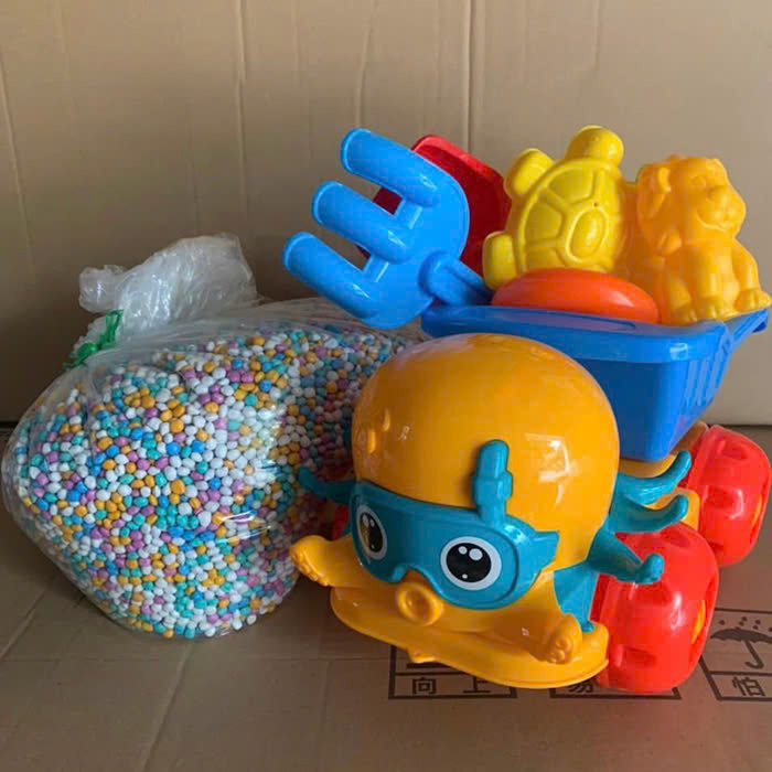 Vì Sao Nên Chọn Hạt Sứ Và Mẫu Đồ Chơi Xúc Cát Cho Bé