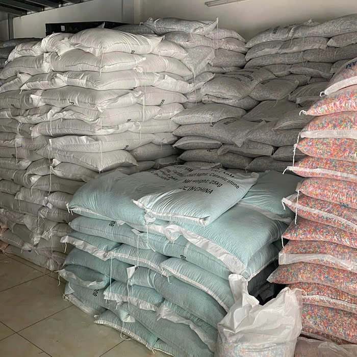 Vì Sao Nên Mua Hạt Sỏi Chơi Xúc Cát Tại Đồ Chơi Quang Công