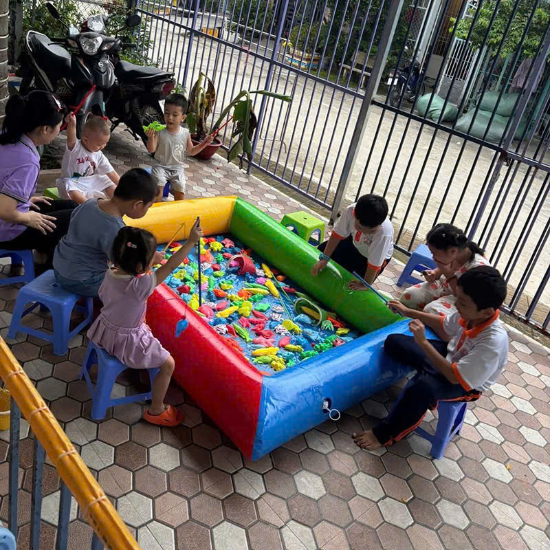 Bể phao câu cá nhựa Công cụ hỗ trợ toàn diện cho giáo viên mầm non