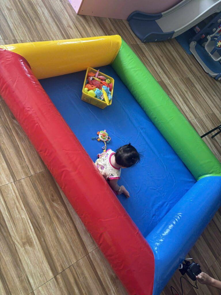 Hồ phao vuông bơm hơi Giải pháp vui chơi đa năng cho trẻ em