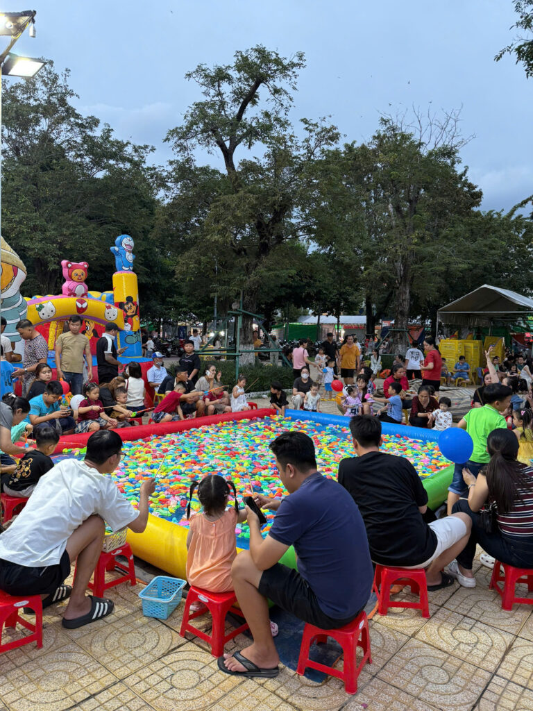 Ưu điểm của bể phao câu cá ngoài trời khi triển khai tại sự kiện