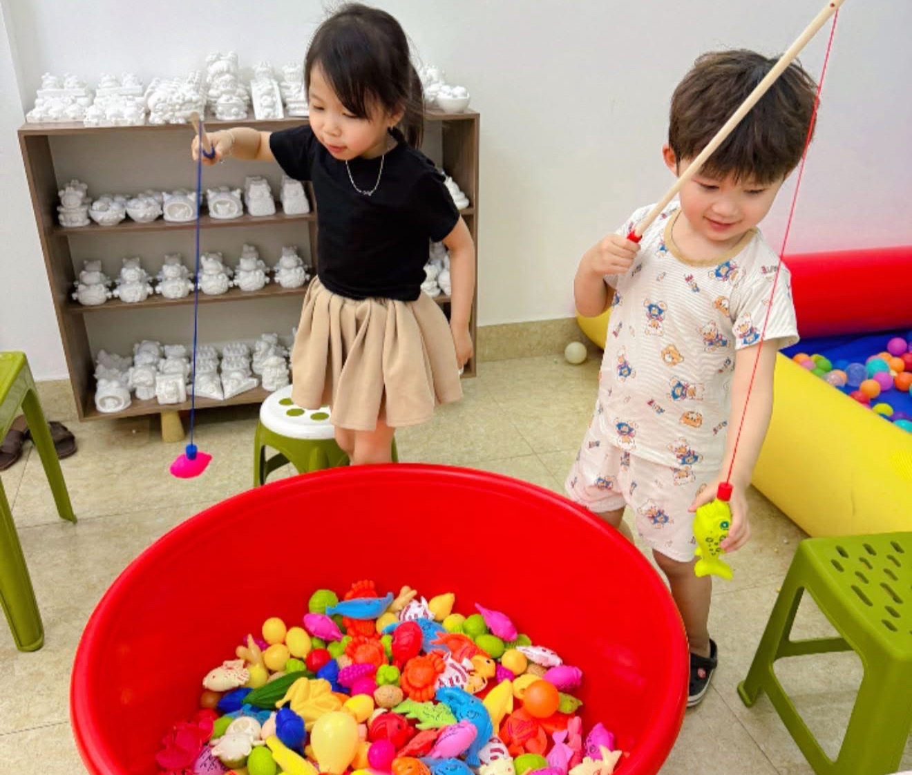 nam châm câu cá nhựa cho bé. bộ đồ chơi nam châm câu cá trẻ em